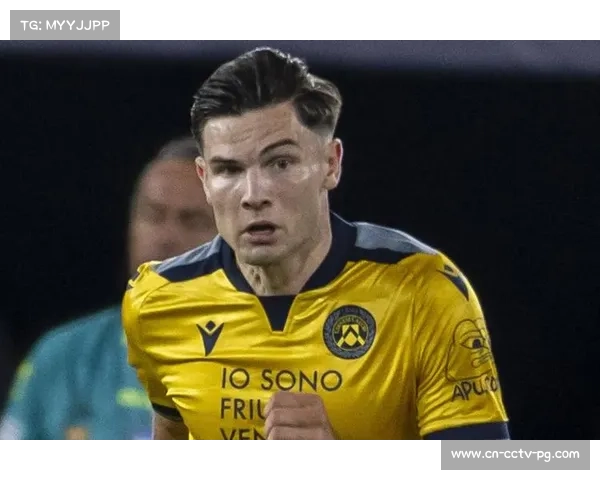 埃克伦坎普任意球折射破门，乌迪内斯主场沸腾